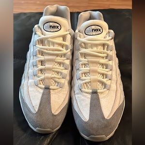 Nike air max 95 glow in the dark